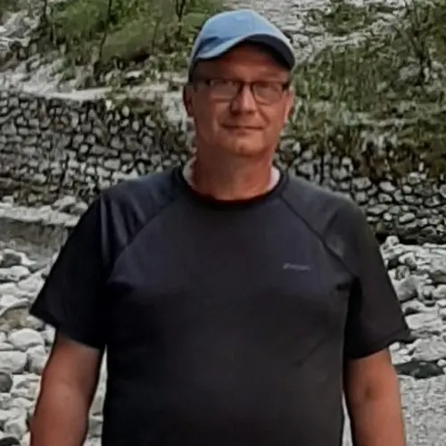 R2DZJ profile image
