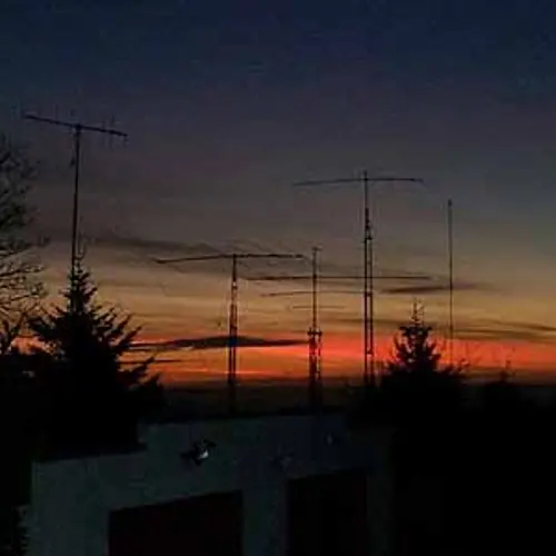 GM0F