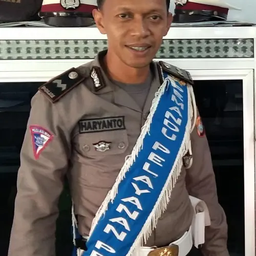 YF8DJ profile image
