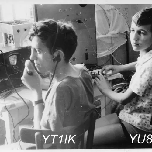 YU1NW